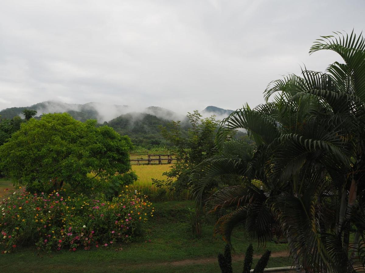 Bantaphan Homestay Nan Exterior photo